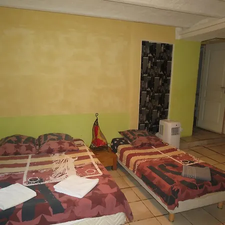 Villa Aramis Guesthouse Couette-café 3*